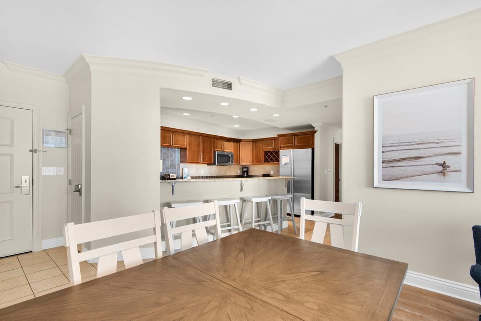 Condo, Multiple Beds (Emerald Grande W223) | Dining