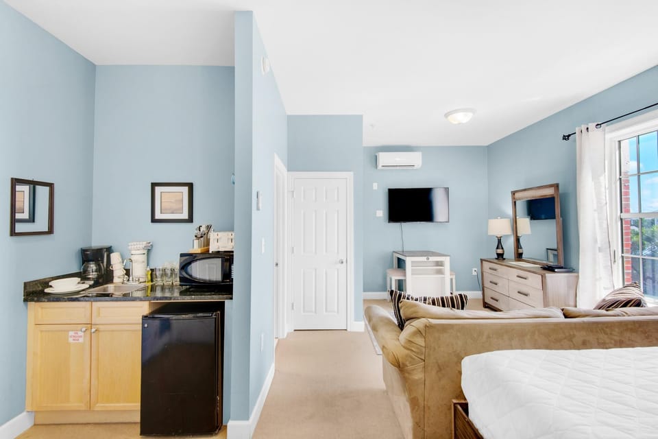 Studio, 1 Queen Bed with Sofa bed (Village of South Walton B377-G) | Iron/ironing board, WiFi