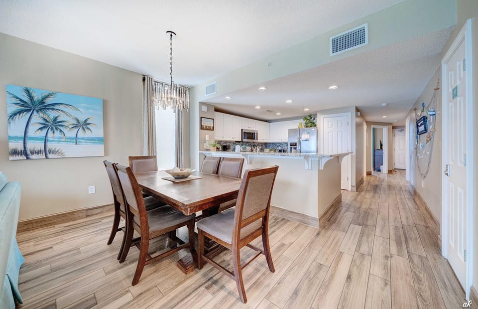 Condo, Multiple Beds (Majestic Beach Towers 2-901) | Dining