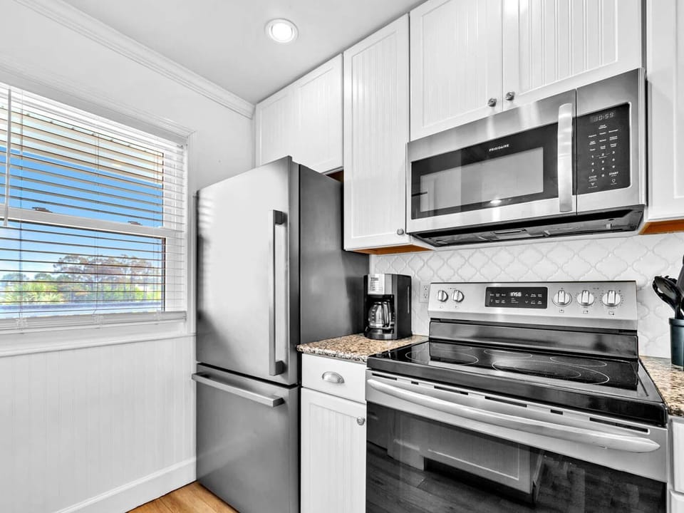 House, Multiple Beds (Ramsgate Harbour 60) | Private kitchen | Oven, toaster