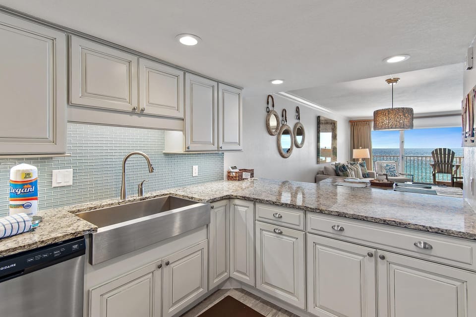 Condo, Multiple Beds (Beach House 603D- Rest Ashore) | Private kitchen | Oven, toaster