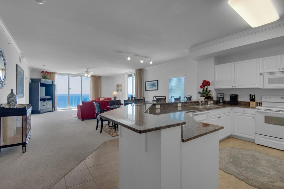 Condo, Multiple Beds (Tidewater 901) | Private kitchen | Oven, toaster