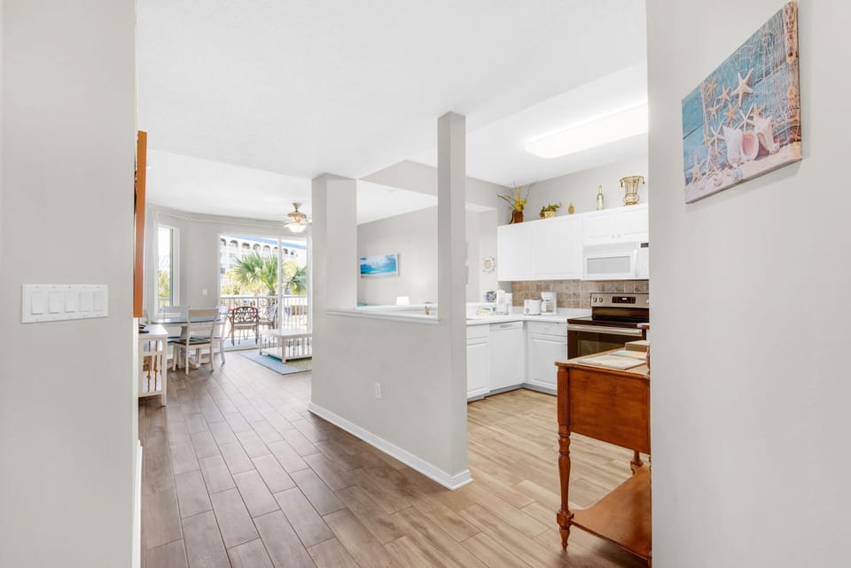 Condo, Multiple Beds (Destin West Gulfside #212) | Private kitchen | Oven, toaster