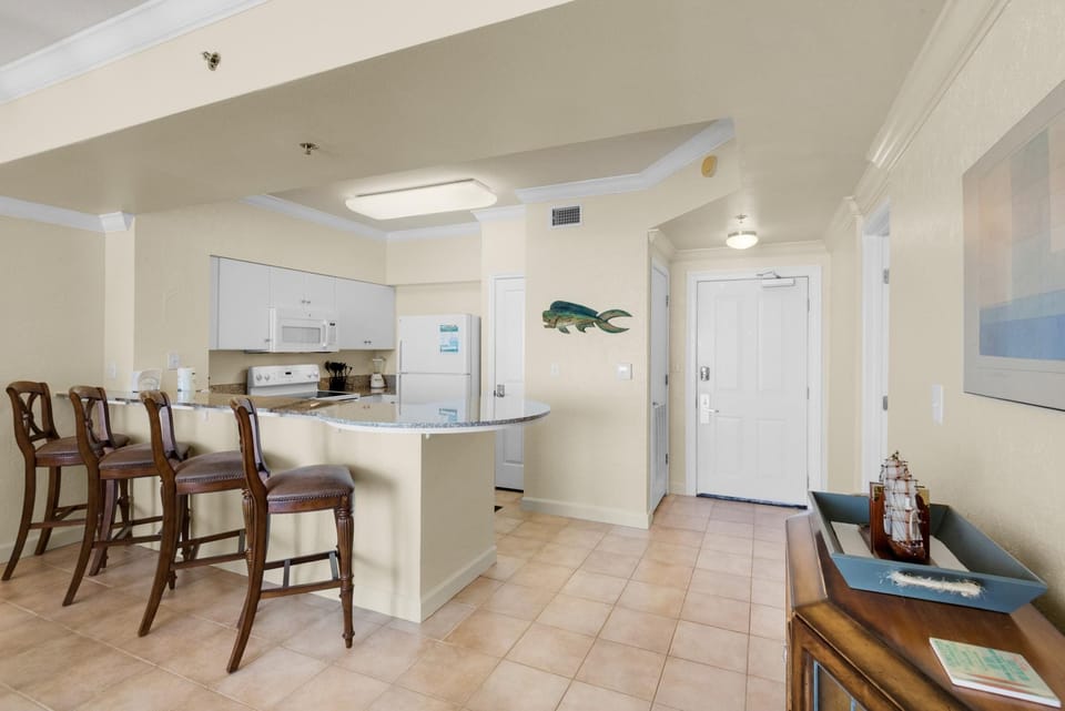 Condo, 1 King Bed with Sofa bed (Shores of Panama 1313) | Private kitchen | Oven, toaster