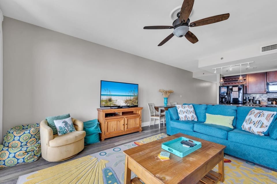 Condo, Multiple Beds (Laketown Wharf 1627) | Living area | TV
