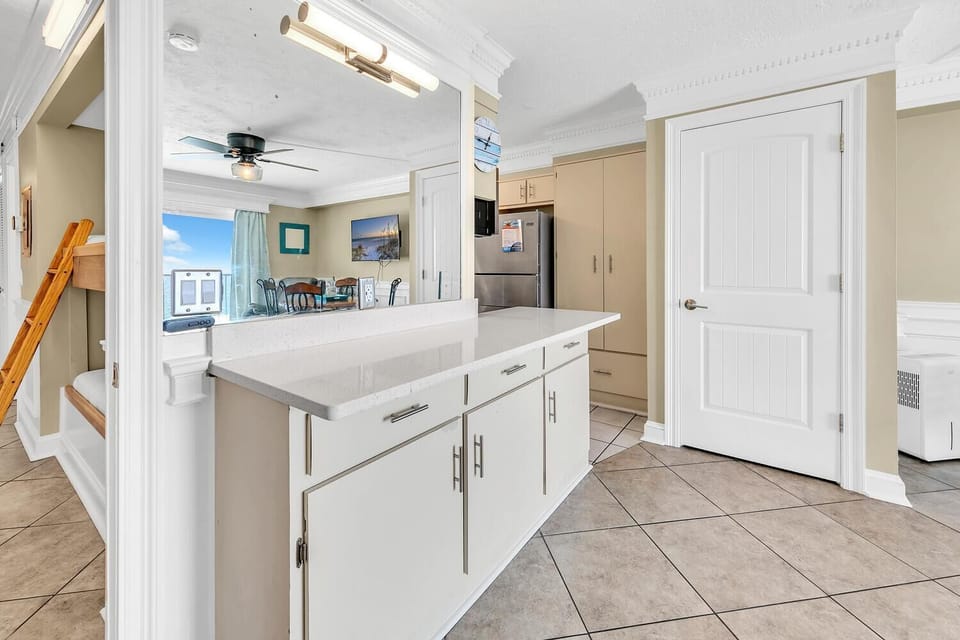 Condo, 1 King Bed with Sofa bed (The Summit 1323) | Private kitchen | Oven, toaster