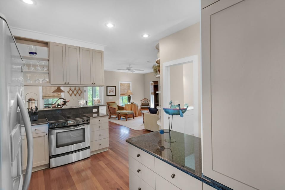 House, Multiple Beds (Magnolia Cottage) | Private kitchen