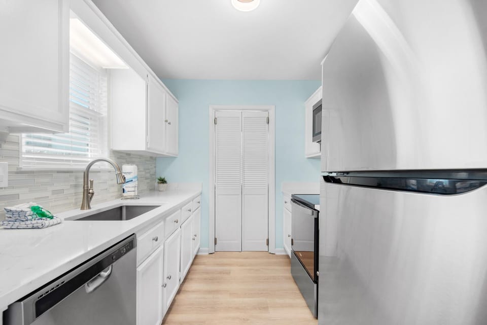 House, Multiple Beds (Eternal Summer) | Private kitchen | Oven, toaster