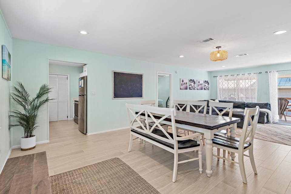 House, Multiple Beds (Eternal Summer) | Dining