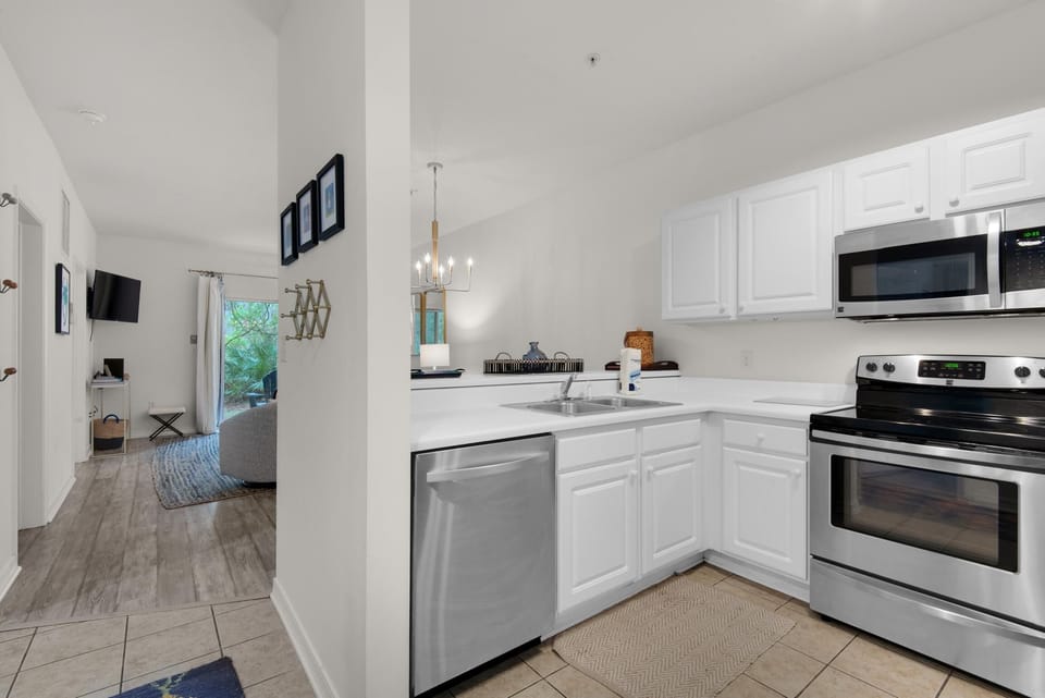 Condo, Multiple Beds (Heron's Watch Way 4104- Coach's Sand ) | Private kitchen | Oven, toaster