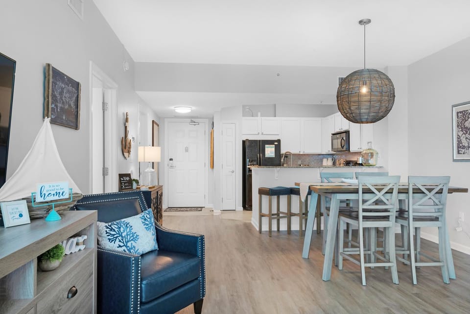 Condo, 1 King Bed with Sofa bed (Palms Resort #2711 Jr. 2BR) | Living area | TV