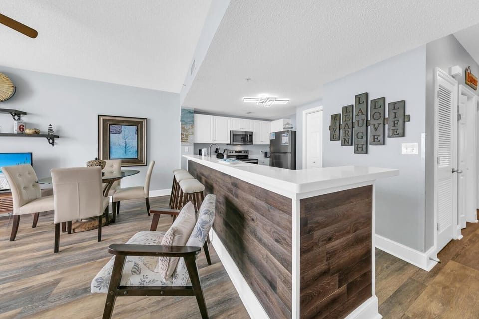 Condo, Multiple Beds (Majestic Beach Towers 1-1911) | Interior