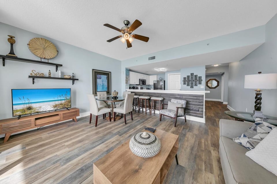 Condo, Multiple Beds (Majestic Beach Towers 1-1911) | Living area | TV