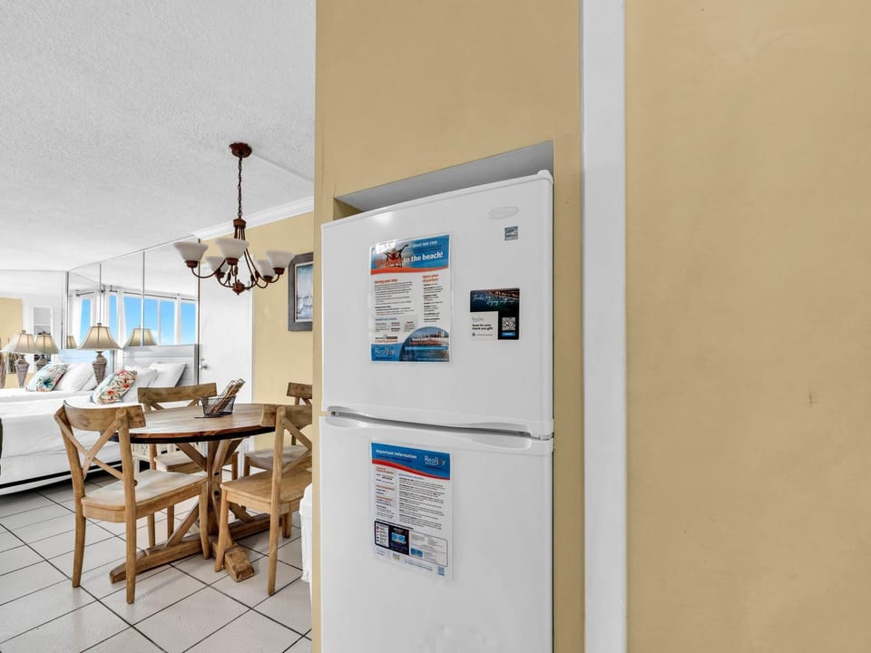 Studio, 2 Queen Beds (Top of the Gulf 610) | Dining