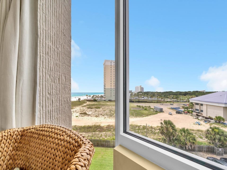Studio, 2 Queen Beds (Top of the Gulf 610) | Interior