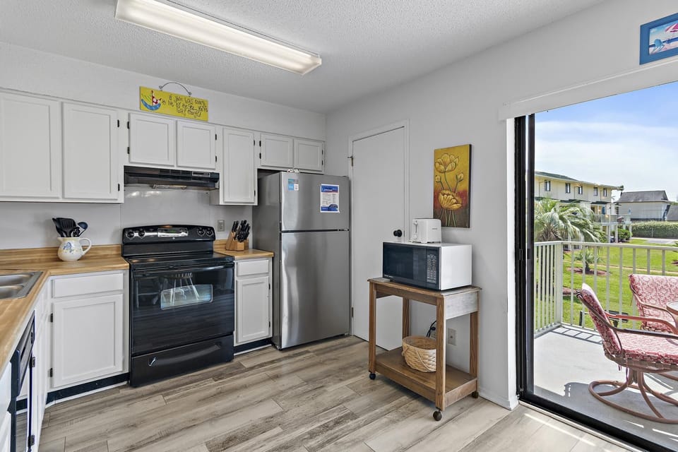 House, Multiple Beds (Sandprints C10) | Private kitchen | Oven, toaster
