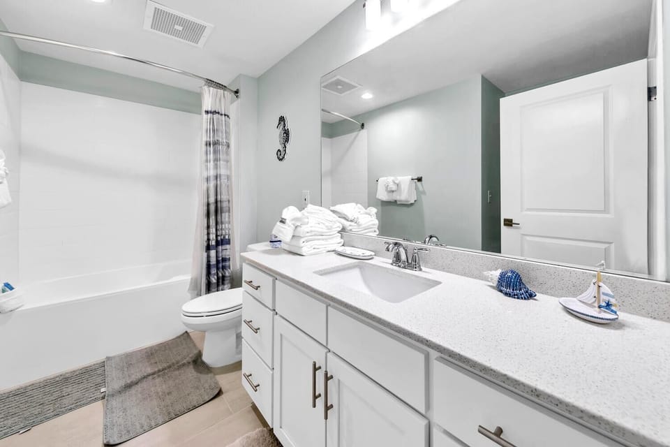 Calypso 3-202 - The Sea Suite Apartment in Panama City Beach
