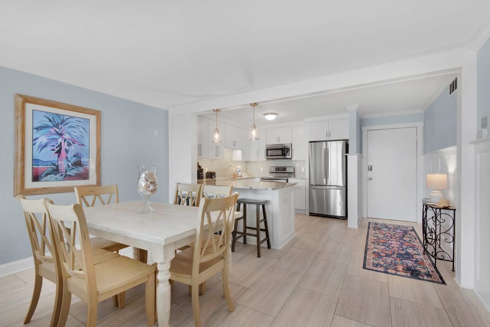 Condo, Multiple Beds (Dolphin Point 404C) | Dining