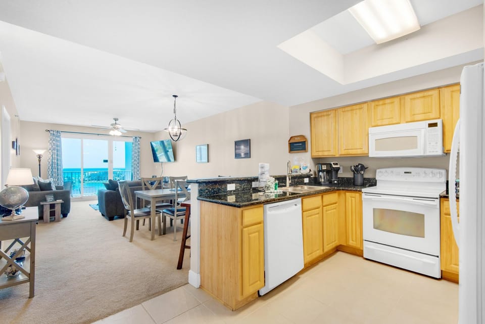 Condo, 1 King Bed with Sofa bed (Ariel Dunes II 703) | Private kitchen | Oven, toaster
