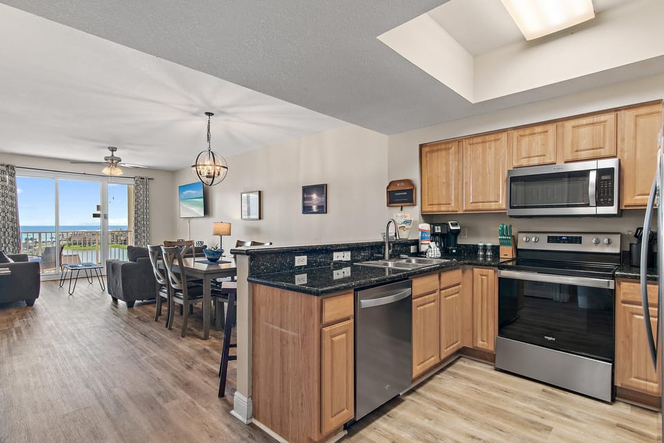 Condo, 1 King Bed with Sofa bed (Ariel Dunes II 703) | Private kitchen | Oven, toaster