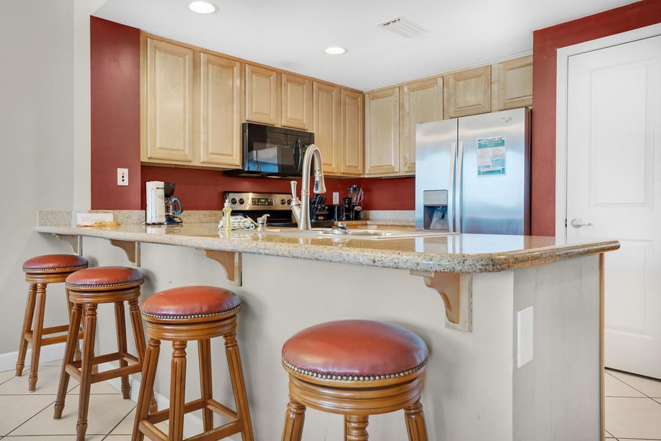 Condo, Multiple Beds (Grandview East 404) | Private kitchen | Oven, toaster