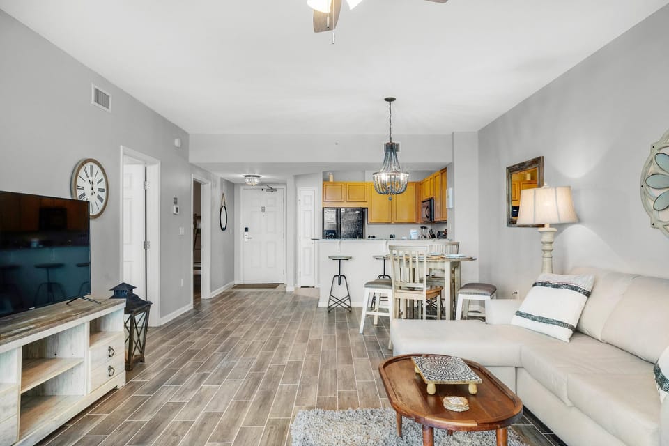 Condo, Multiple Beds (Palms Resort 1406 Jr 2BR) | Living area | TV