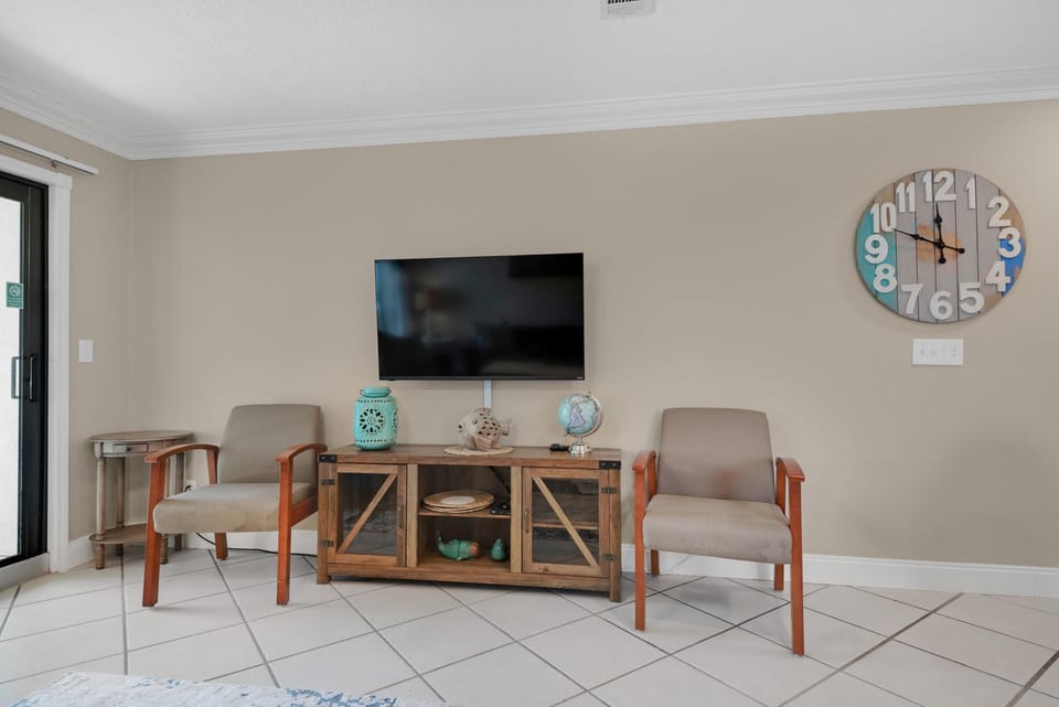 Condo, 1 King Bed with Sofa bed (Nautical Watch E-4) | Interior