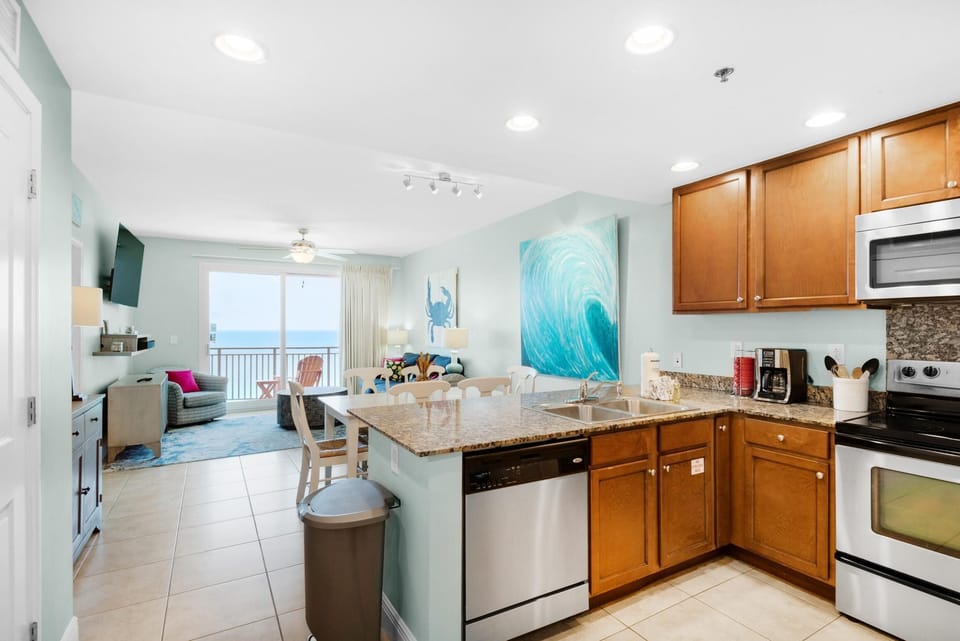 Condo, Multiple Beds (Sterling Breeze 1401) | Private kitchen | Oven, toaster