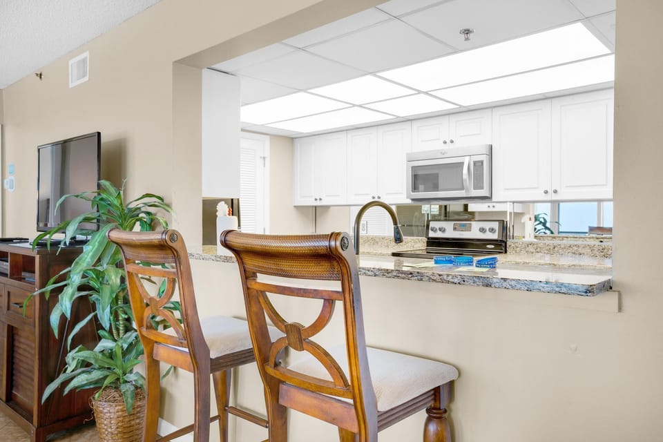 Condo, Multiple Beds (Long Beach Resort 2 603) | Private kitchen | Oven, toaster