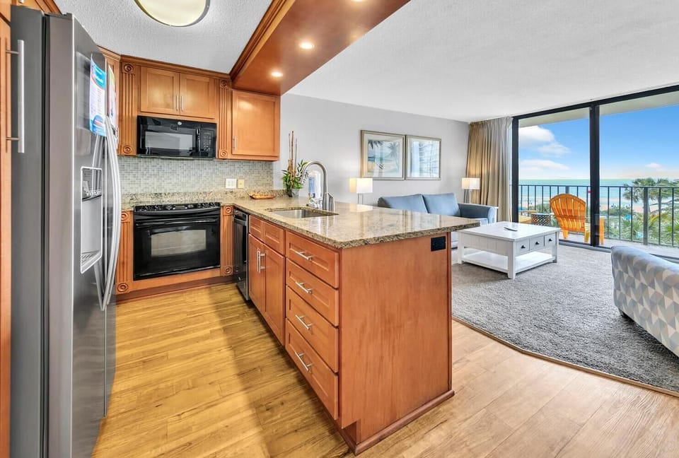 Condo, Multiple Beds (Edgewater Tower 1-305) | Interior