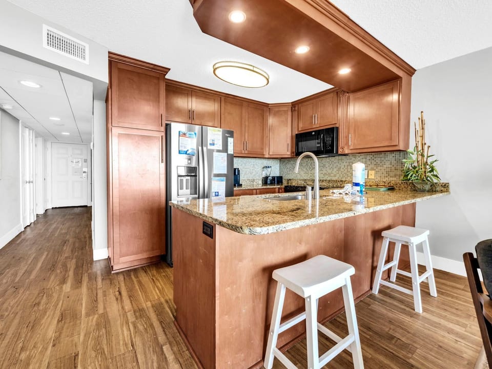 Condo, Multiple Beds (Edgewater Tower 1-305) | Private kitchen | Oven, toaster