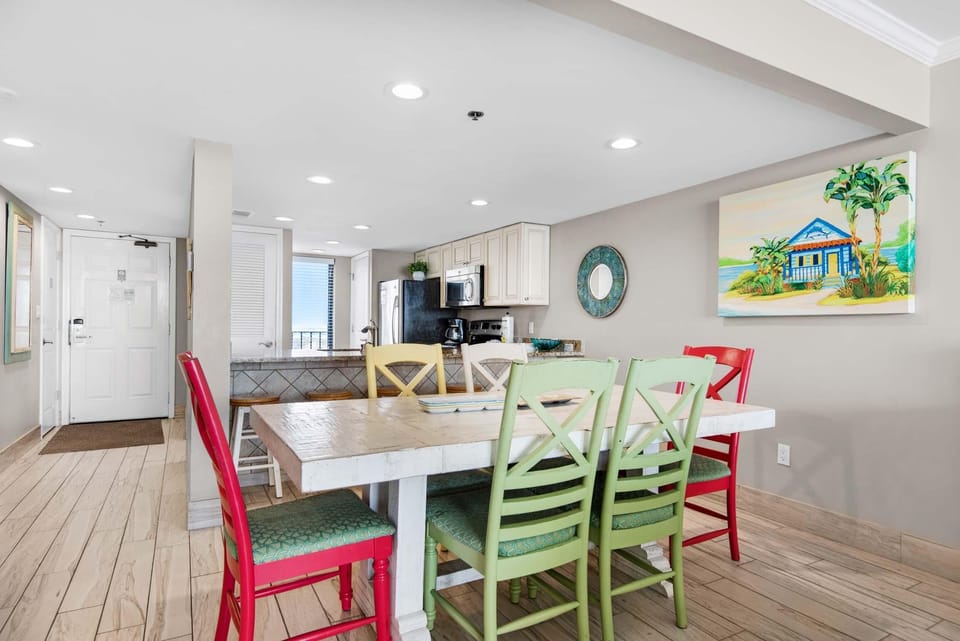 Condo, Multiple Beds (Edgewater Tower 3-1012) | Dining