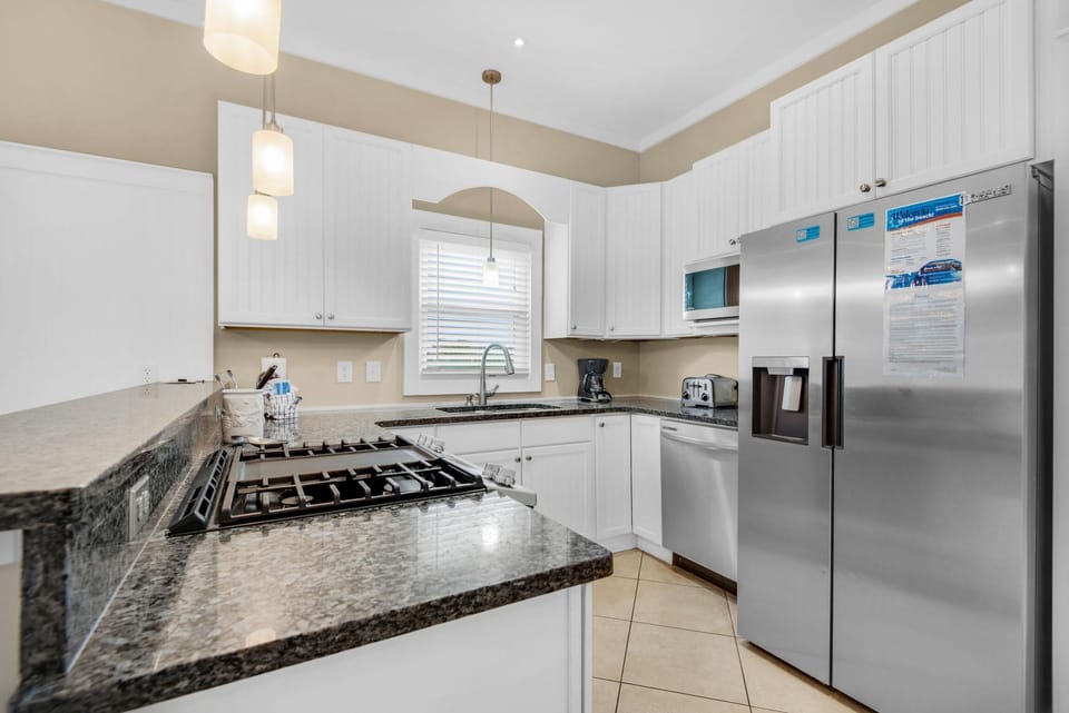 House, Multiple Beds (Sweet Retreat) | Private kitchen | Oven, toaster