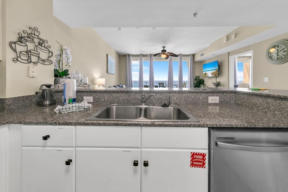 Condo, 1 King Bed with Sofa bed (Shores of Panama 1212) | Interior
