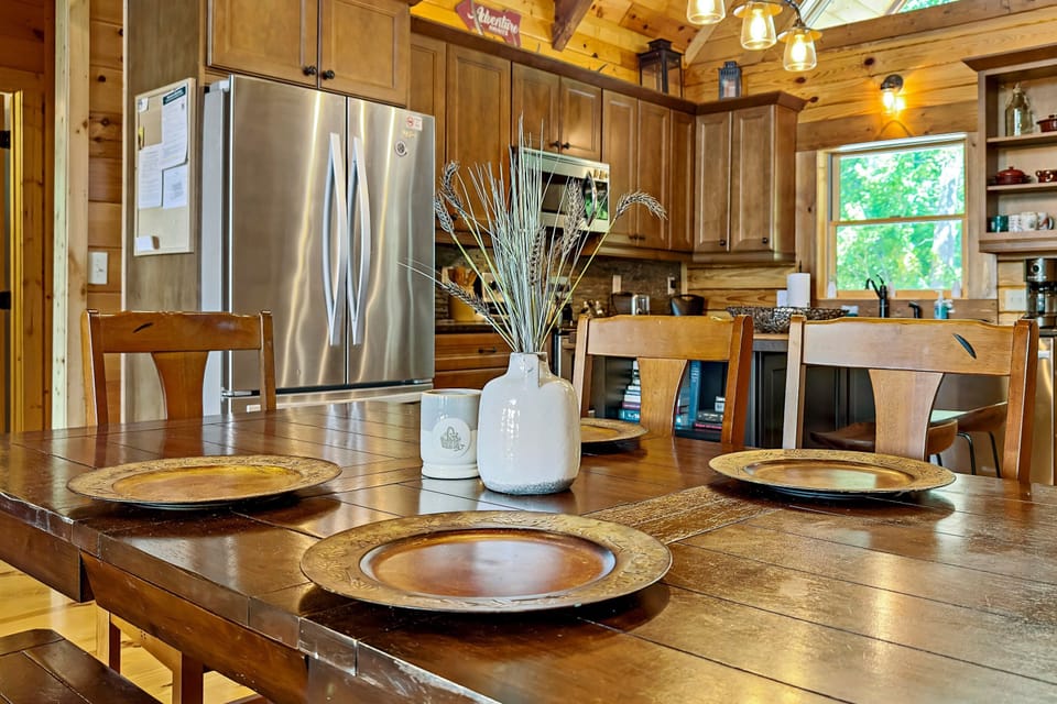 Dining table with seating for 6.