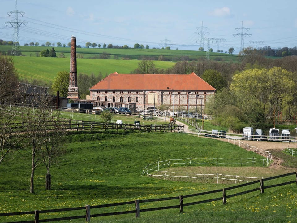 Viel Platz zum Spazieren rund um die Hexenburg
