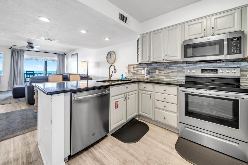 House, Multiple Beds (The Sand Trap- Costa del Sol C-9) | Private kitchen | Oven, toaster