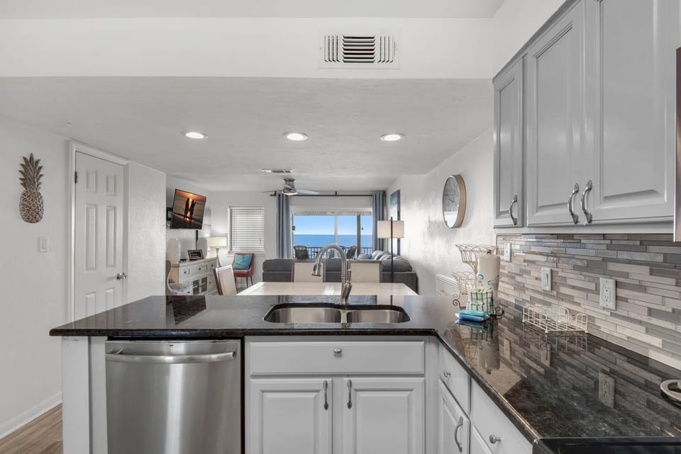 House, Multiple Beds (The Sand Trap- Costa del Sol C-9) | Private kitchen | Oven, toaster