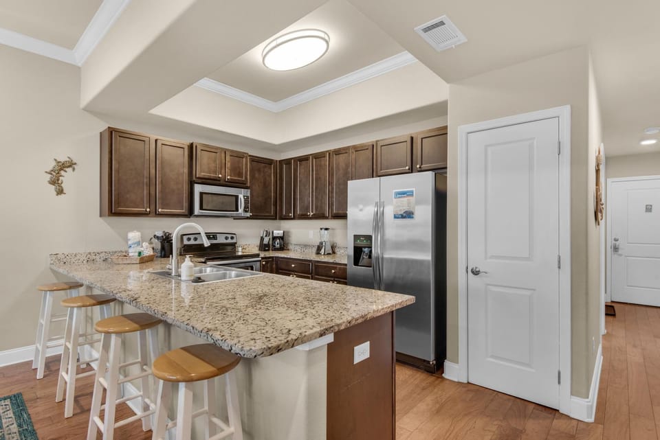 Condo, Multiple Beds (Alerio B203) | Private kitchen | Oven, toaster