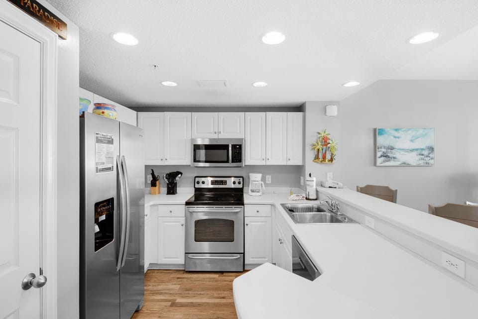 Condo, Multiple Beds (Majestic Beach Towers 2-803) | Private kitchen | Oven, toaster