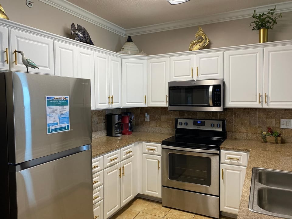Condo, Multiple Beds (Ocean Villa 1206) | Private kitchen | Oven, toaster