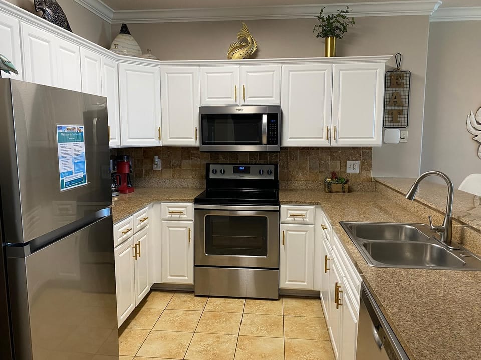 Condo, Multiple Beds (Ocean Villa 1206) | Private kitchen | Oven, toaster