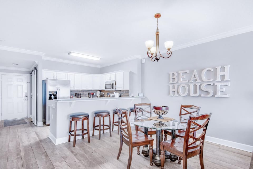 Condo, Multiple Beds (Twin Palms 1701) | Dining