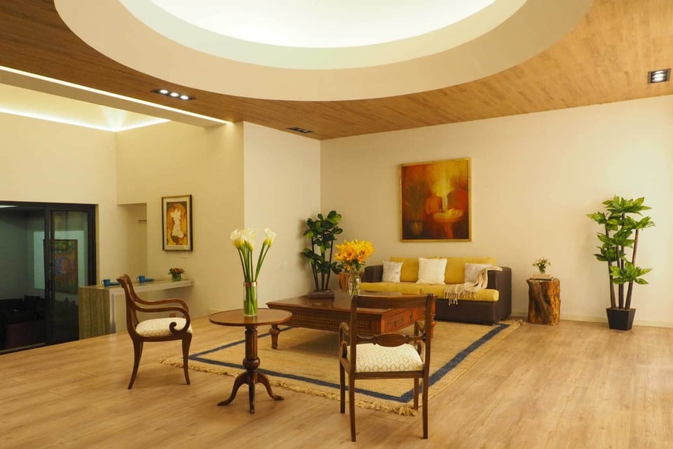 Basic Apartment | Living area | Smart TV, streaming services