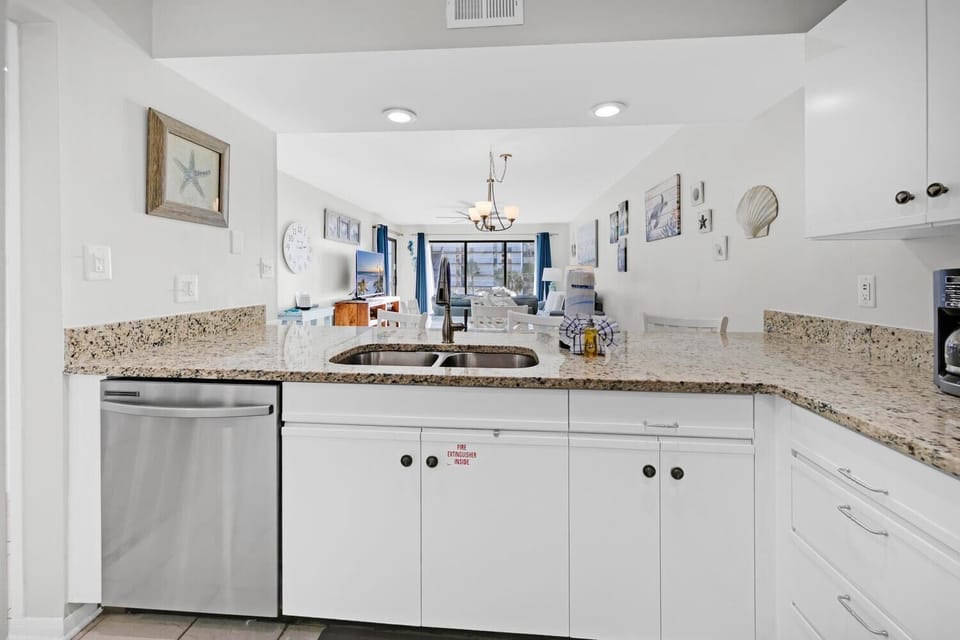 Condo, Multiple Beds (Edgewater Golf Villa 3308) | Private kitchen | Oven, toaster
