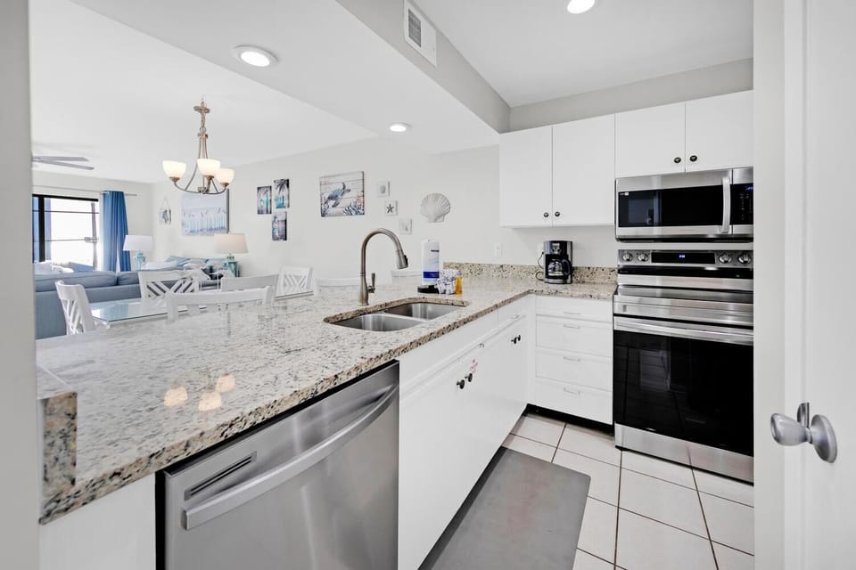 Condo, Multiple Beds (Edgewater Golf Villa 3308) | Private kitchen | Oven, toaster