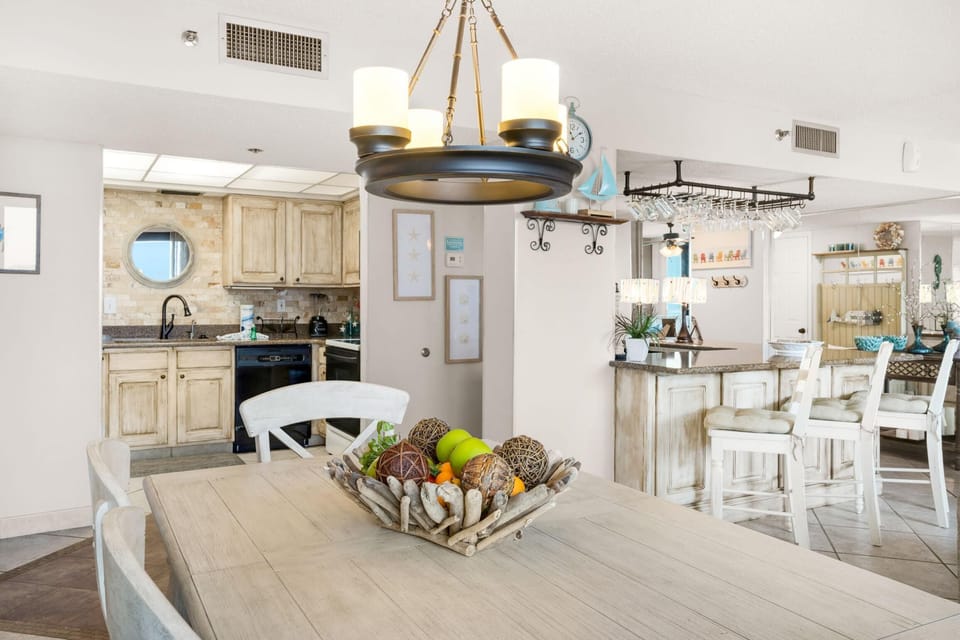 Condo, Multiple Beds (Enclave 401A) | Dining