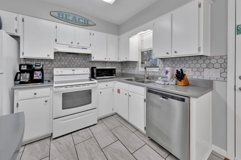 House, Multiple Beds (Sand Castles West T24) | Private kitchen | Oven, toaster