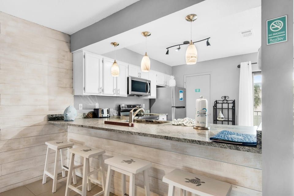 Condo, Multiple Beds (Sandprints A6- Life of Riley) | Private kitchen | Oven, toaster