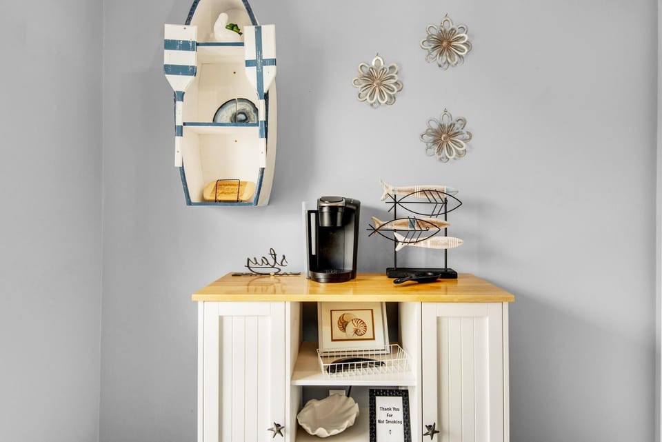 Condo, Multiple Beds (Sandprints A6- Life of Riley) | Interior
